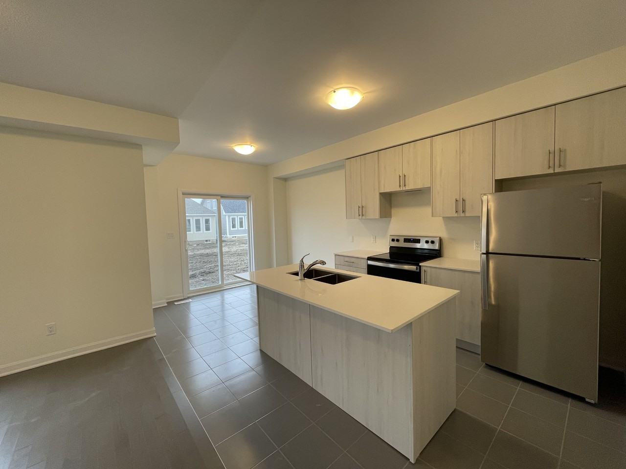 65 Oakmont Dr - Photo 4 of 20