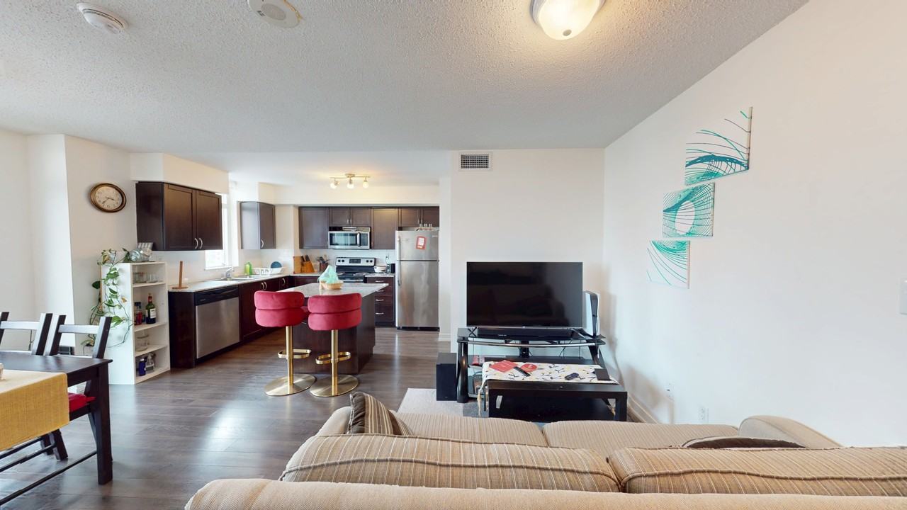 816 Lansdowne Ave - Photo 6 of 34