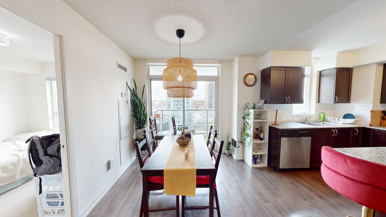 816 Lansdowne Ave - Photo 7 of 34