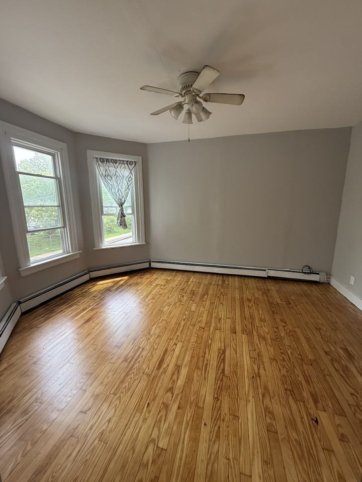 21 Williams St - Photo 5 of 6