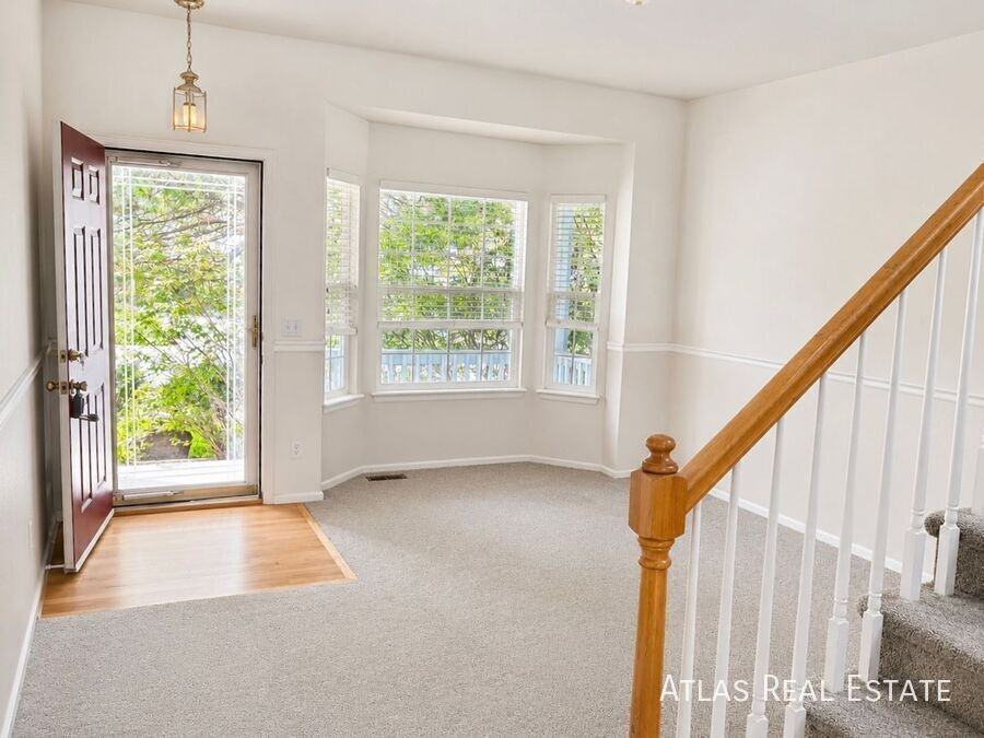 1071 Thornbury Pl - Photo 2 of 18