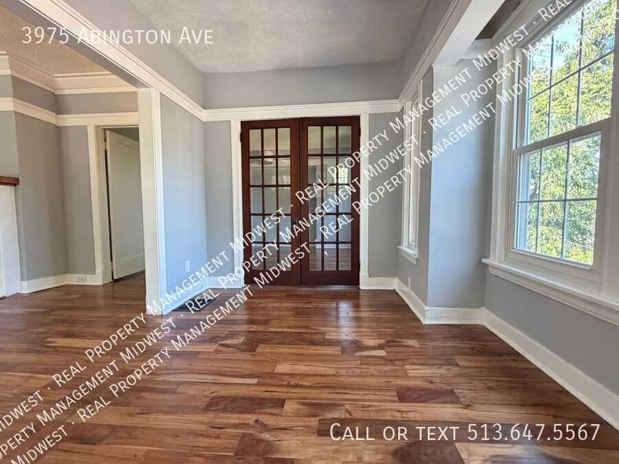 3975 Abington Ave - Photo 4 of 23