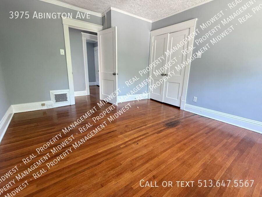 3975 Abington Ave - Photo 5 of 23