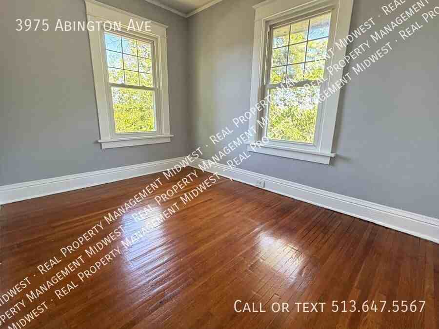 3975 Abington Ave - Photo 7 of 23