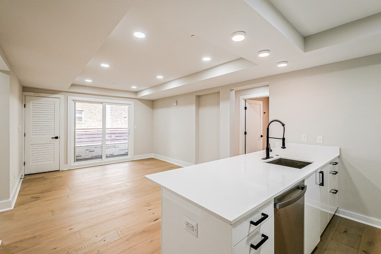 919 12th St Ne #202 - Photo 2 of 11