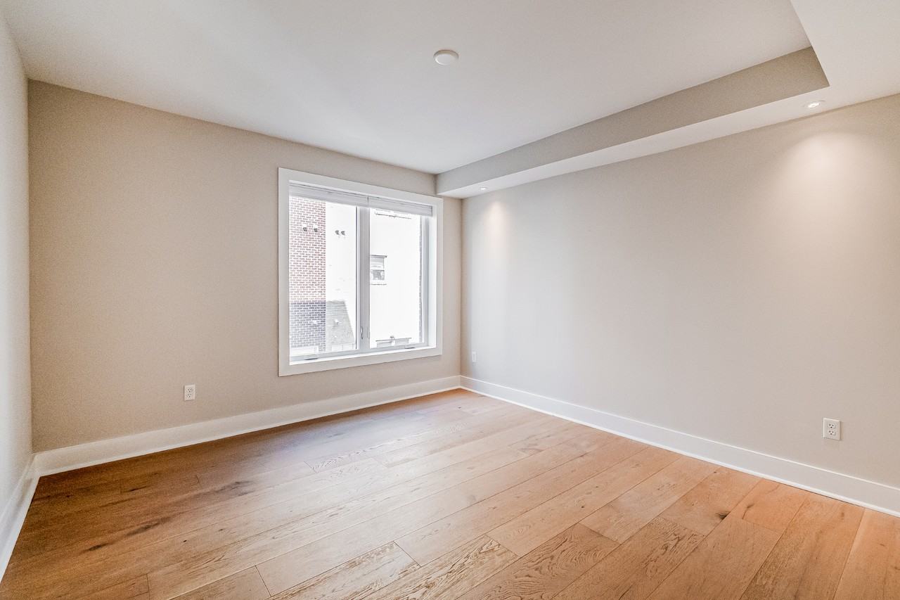 919 12th St Ne #202 - Photo 4 of 11