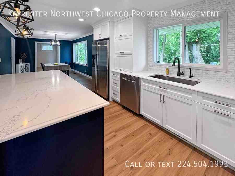 1028 Tiverton Ct - Photo 3 of 29