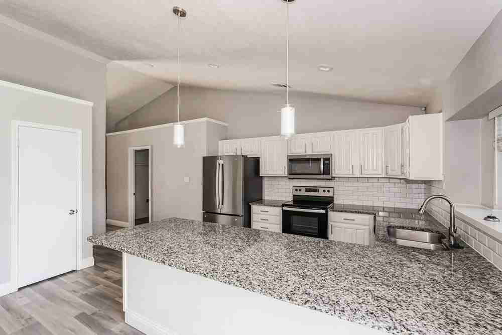 2303 Villanova St - Photo 7 of 16