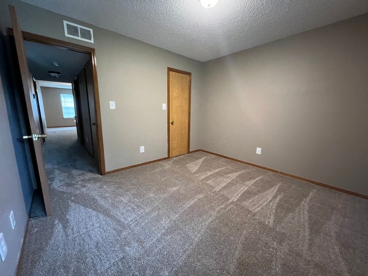 AV - Photo 5 of 22