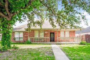 featured image of 7921 Wayne Way