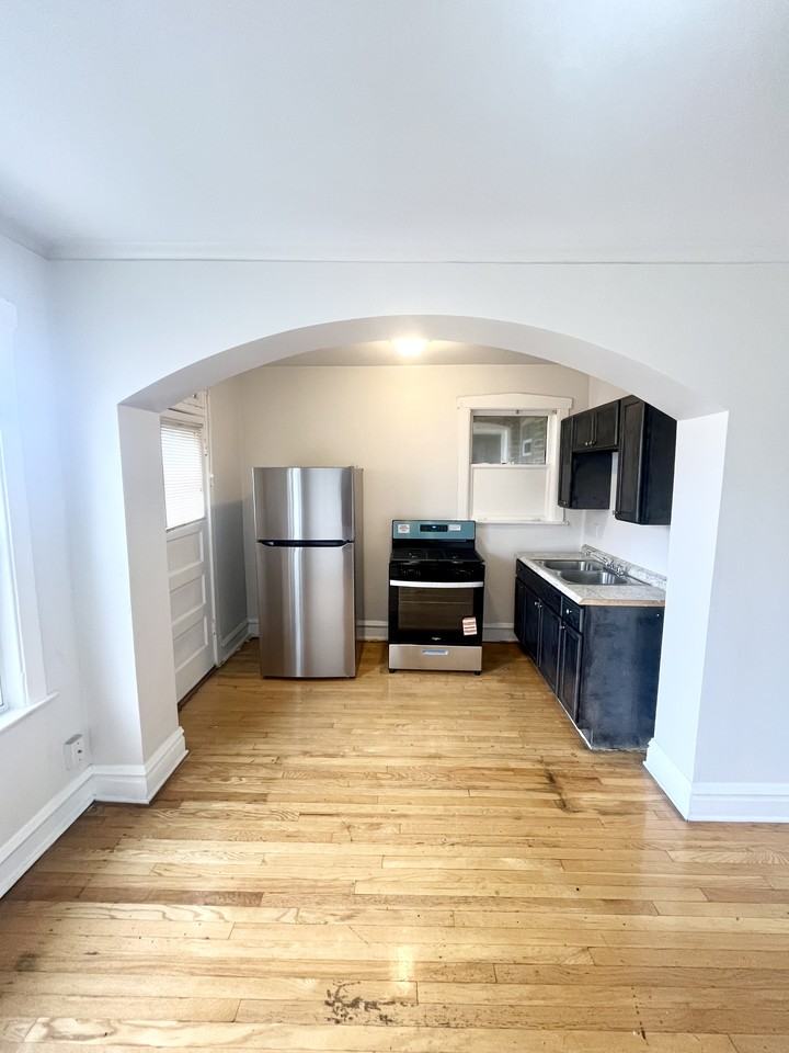 5042 W 21st Pl #8 - Photo 3 of 7