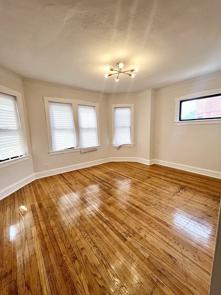 1327 N Lorel Ave #2W - Photo 4 of 12