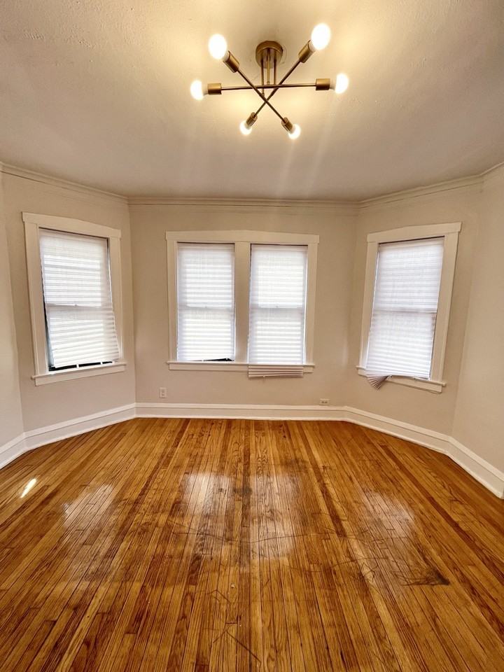 1327 N Lorel Ave #2W - Photo 5 of 12