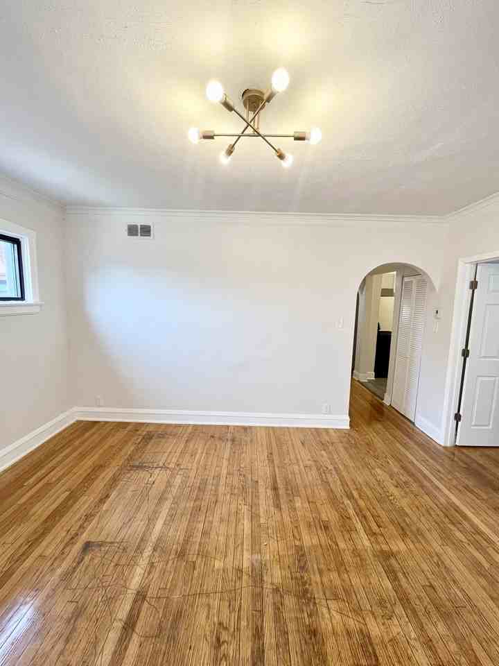1327 N Lorel Ave #2W - Photo 6 of 12