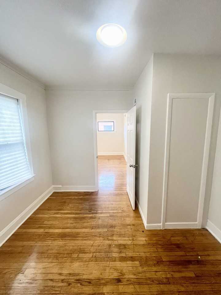 1333 N Lorel Ave #2W - Photo 3 of 12
