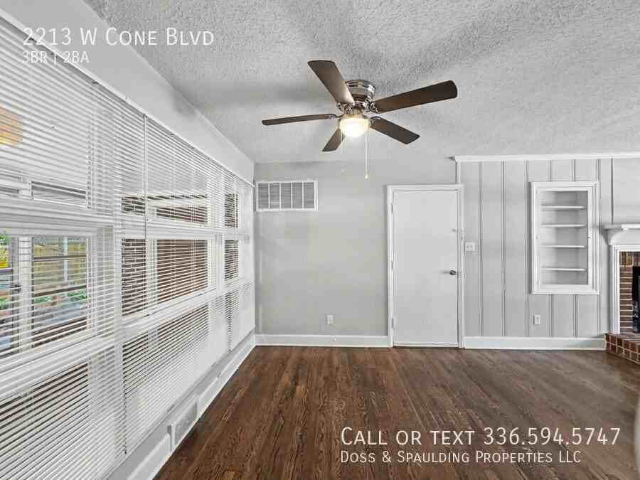 2213 W Cone Blvd - Photo 6 of 33
