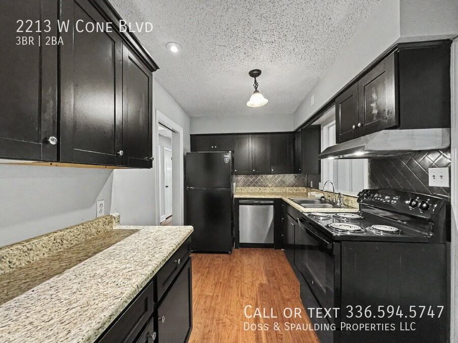 2213 W Cone Blvd - Photo 7 of 33