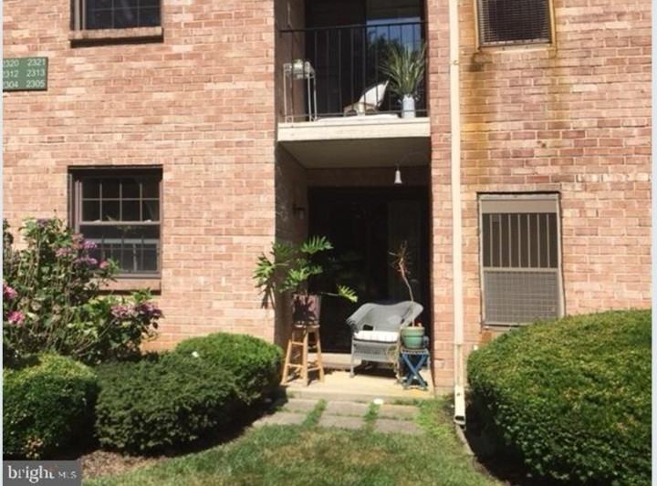 2305 Pond View Dr - Photo 2 of 22