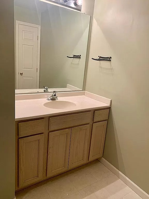 15124 Lenox Dr - Photo 3 of 8