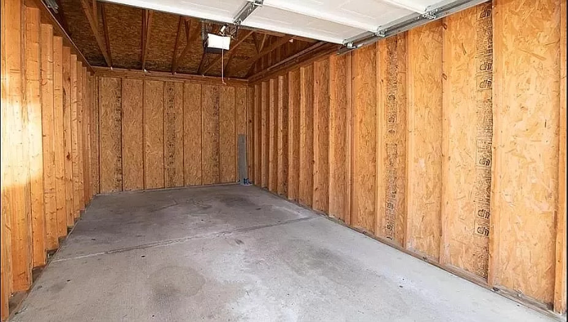 15124 Lenox Dr - Photo 4 of 8