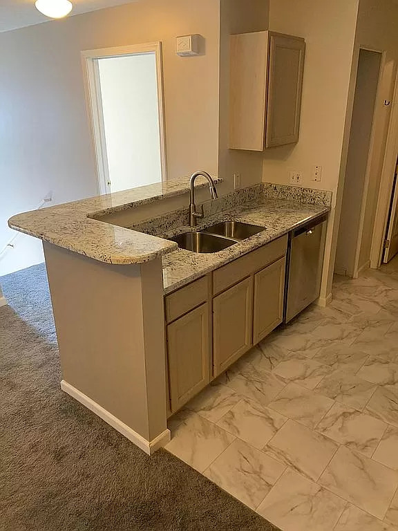 15124 Lenox Dr - Photo 5 of 8