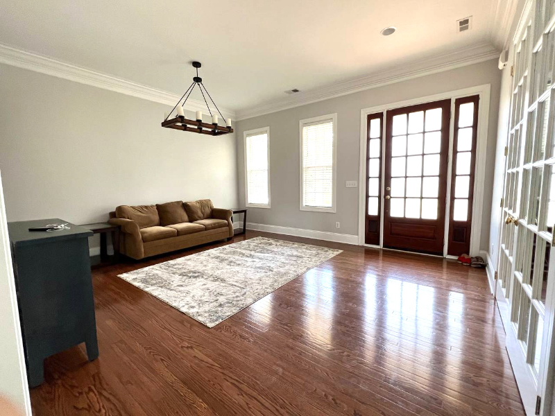 8022 Lansford Rd - Photo 6 of 37