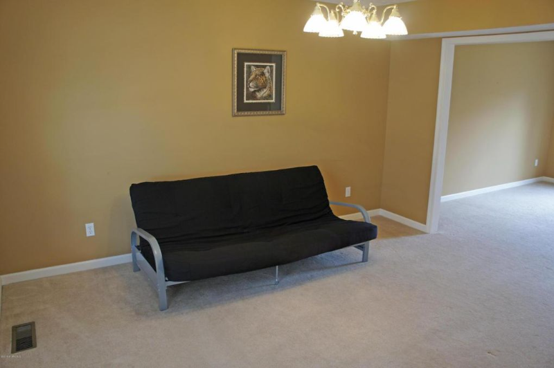 600 Republic Rd - Photo 4 of 22