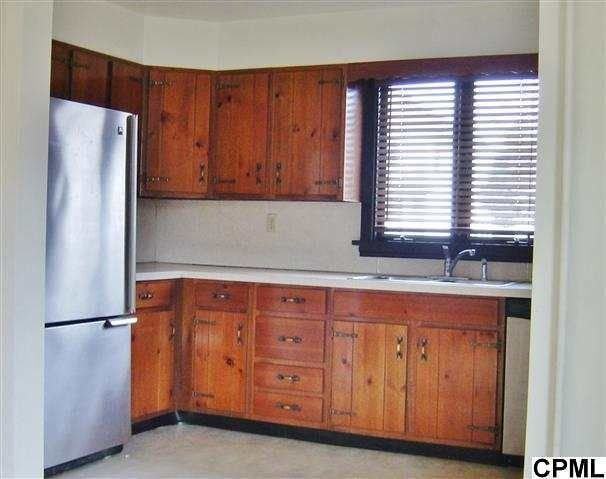 613 N Chestnut St - Photo 5 of 7