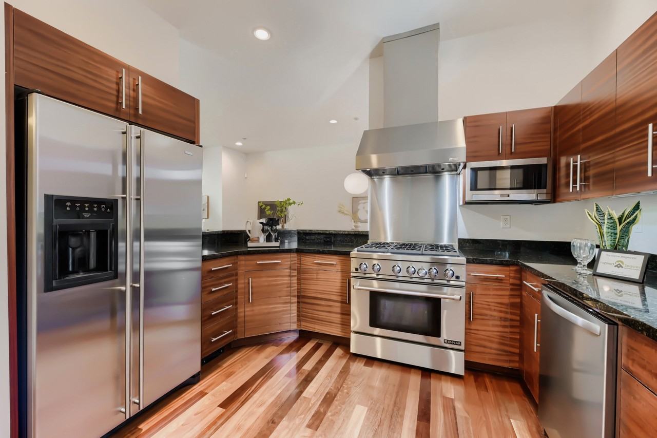 1616 Nw Riverscape St - Photo 6 of 17