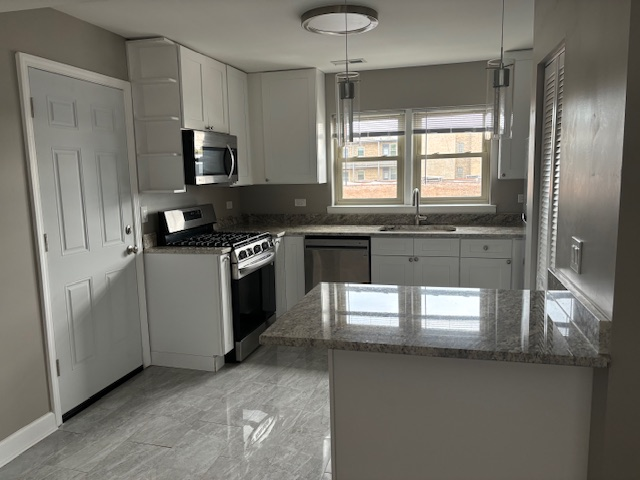 4901 N Kilpatrick Ave - Photo 2 of 14