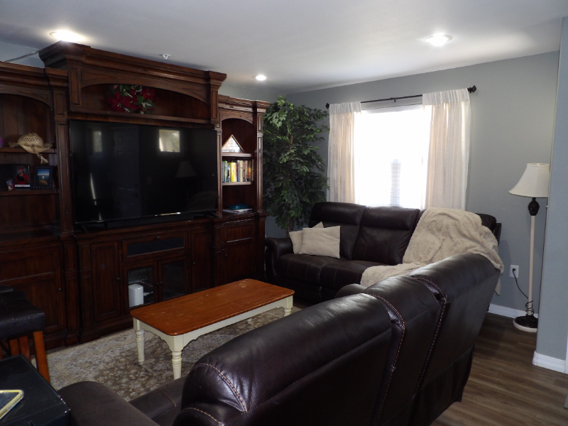 332 E Ohio Ave - Photo 4 of 25