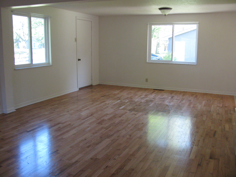 715 Barlow St - Photo 5 of 16