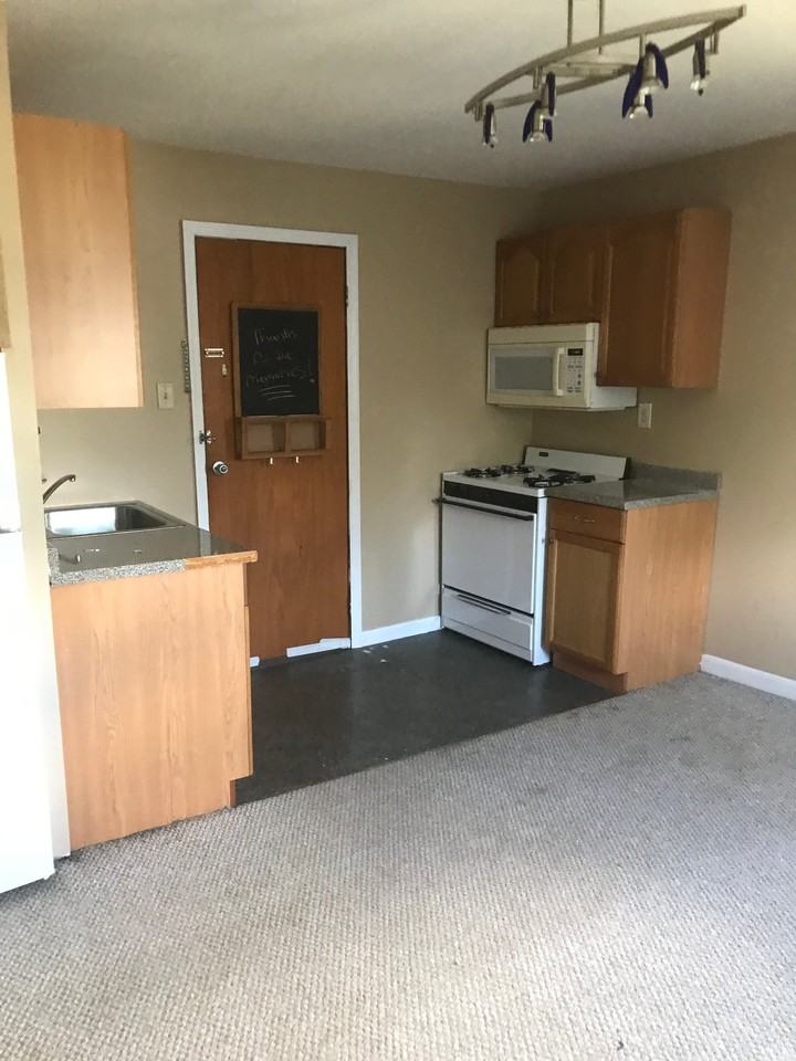 202 N Clinton Ave #GL - Photo 2 of 11