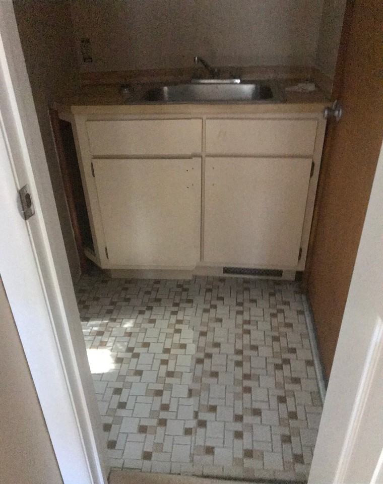 202 N Clinton Ave #GL - Photo 7 of 11