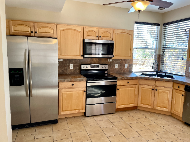 1455 Gumwood Dr - Photo 3 of 20