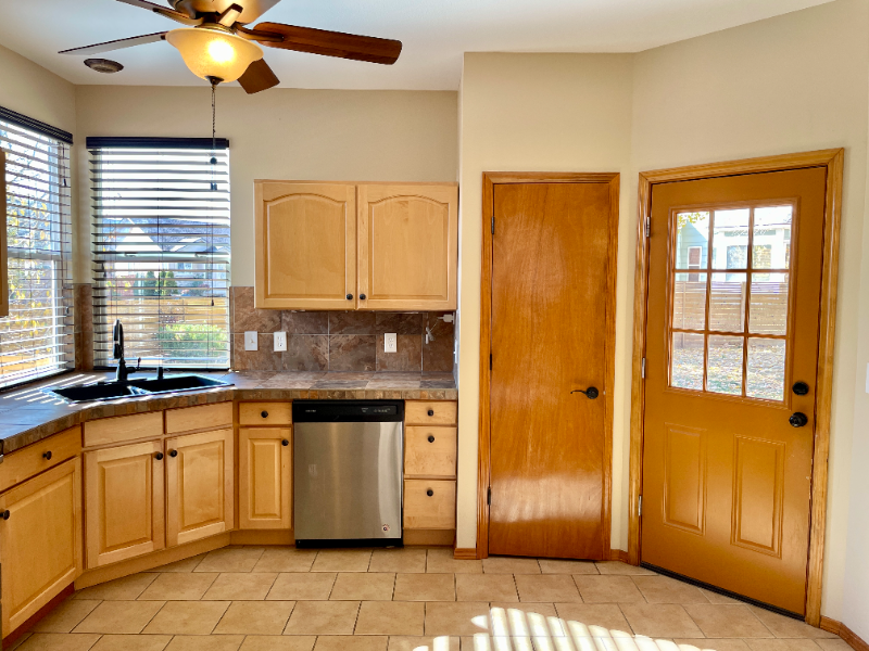 1455 Gumwood Dr - Photo 4 of 20