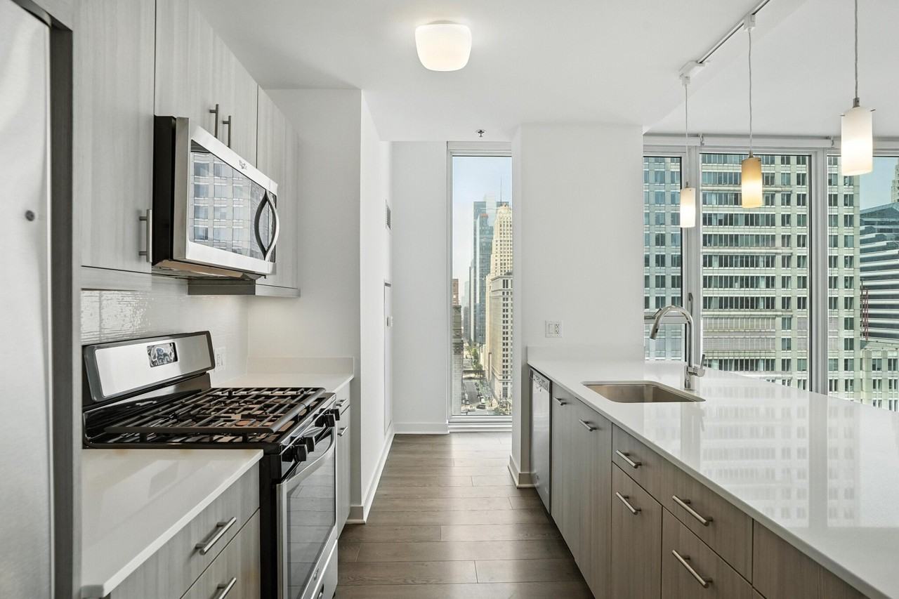 17 E Randolph St - Photo 4 of 15