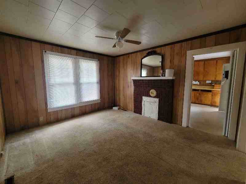 515 Broad St - Photo 2 of 7