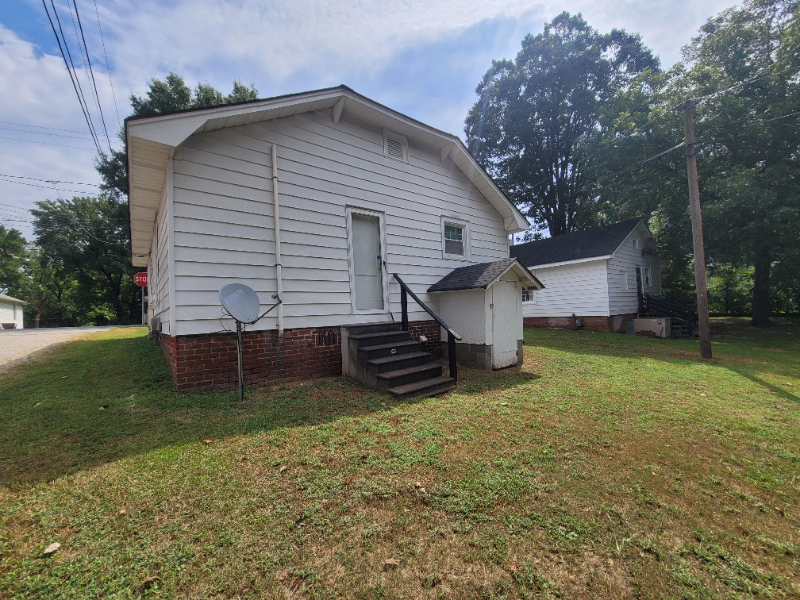 515 Broad St - Photo 7 of 7
