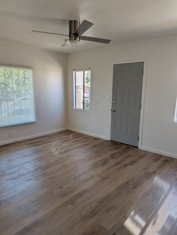 142 W 111th Pl #142 - Photo 4 of 7
