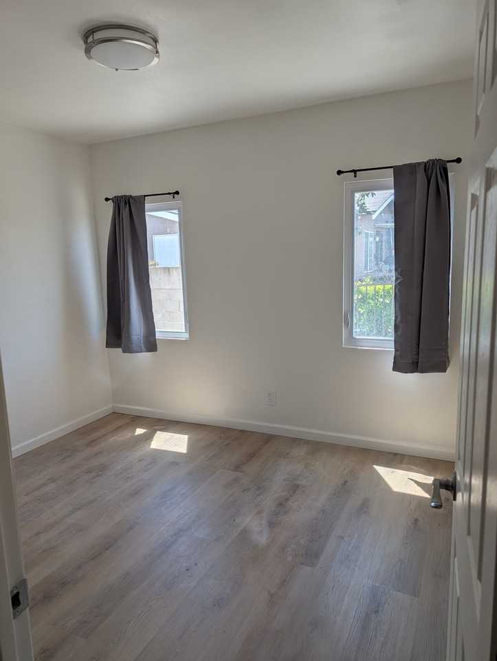 142 W 111th Pl #142 - Photo 6 of 7