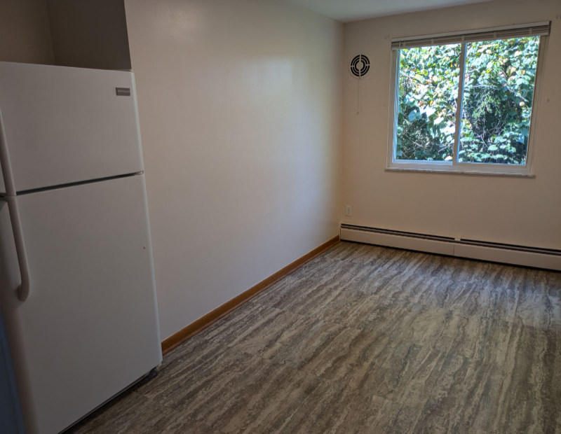 3553 W Galbraith Rd #4 - Photo 4 of 6