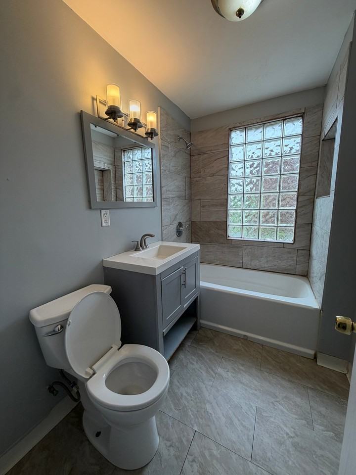 6551 S California Ave #2 - Photo 4 of 7