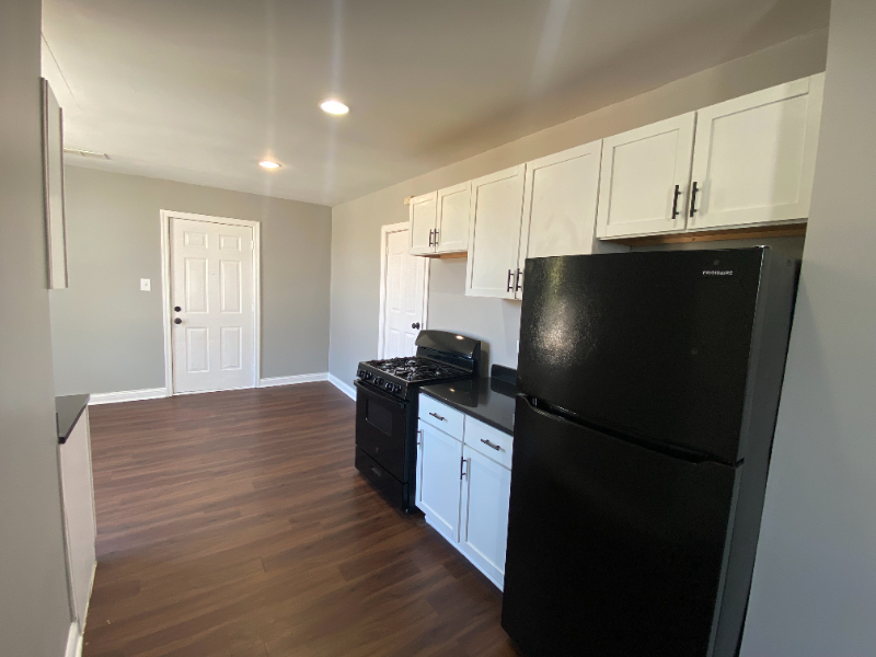 4500 S Honore St #2R - Photo 2 of 8