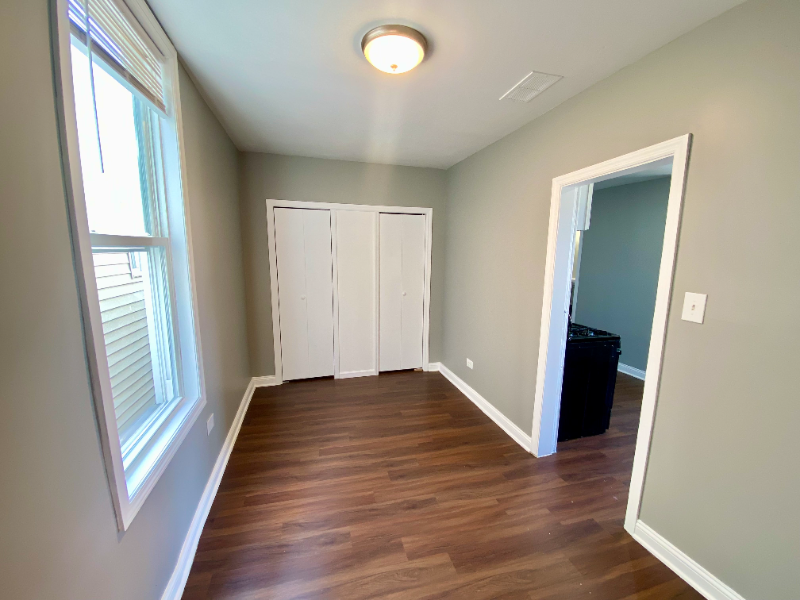4500 S Honore St #2R - Photo 5 of 8