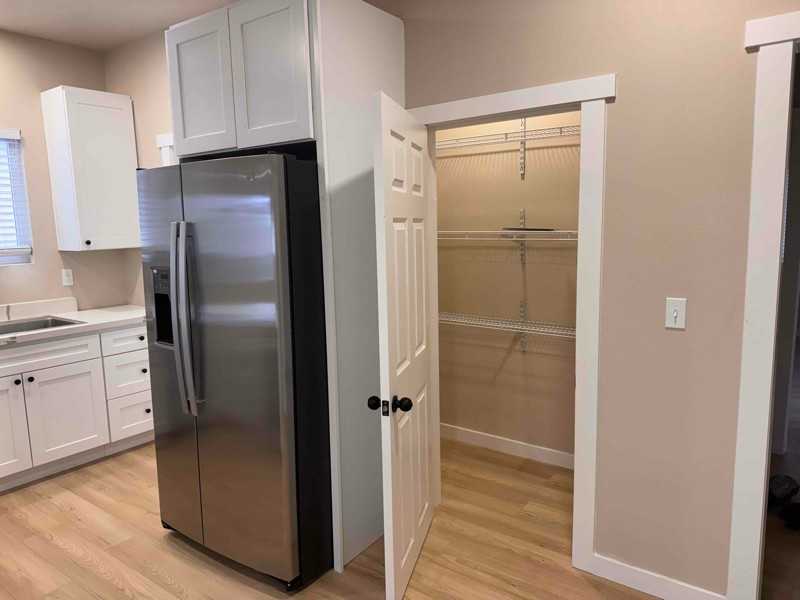 320 N Diamond St - Photo 2 of 18
