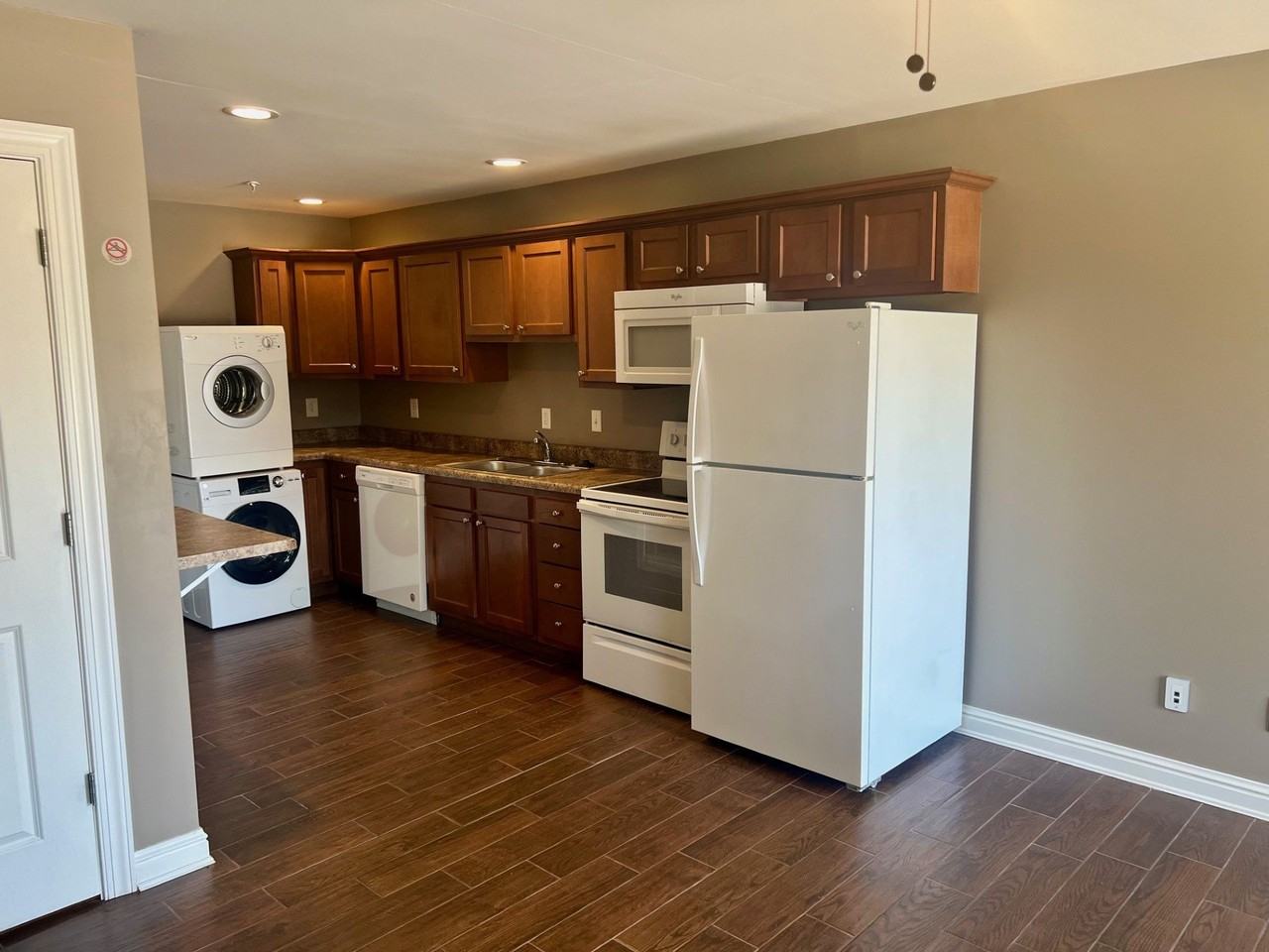 1604 Spring Valley Dr #3 - Photo 3 of 14