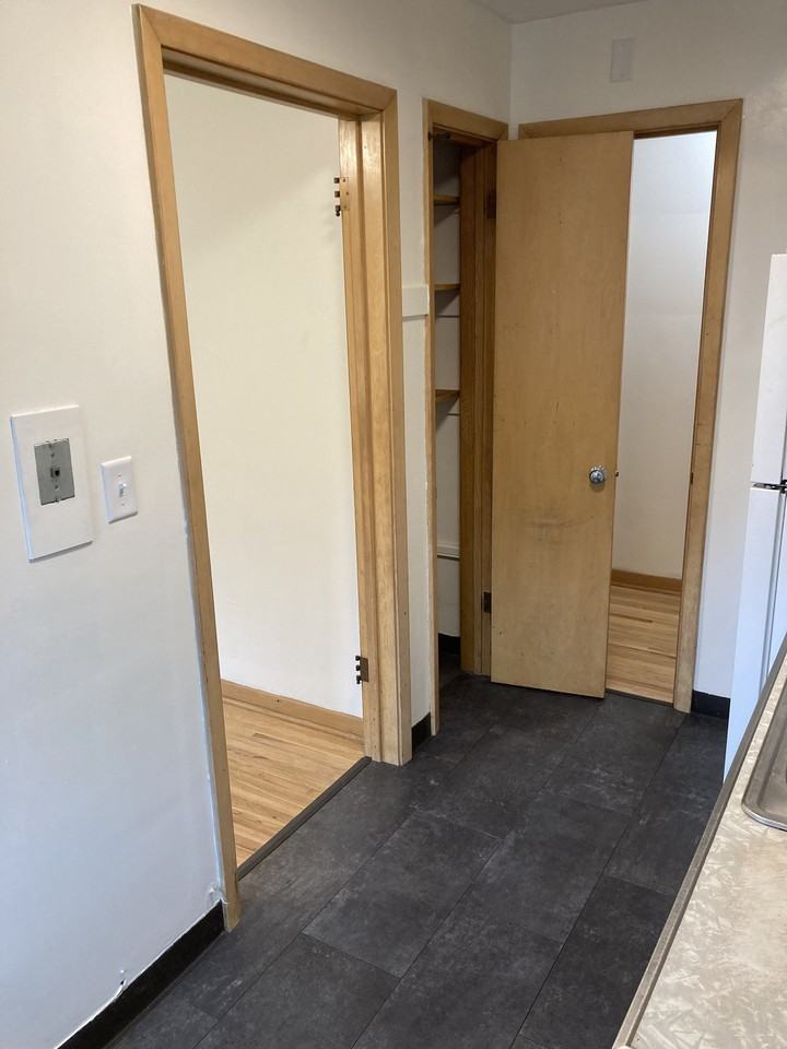 408 6th St Sw #7 - Photo 4 of 18