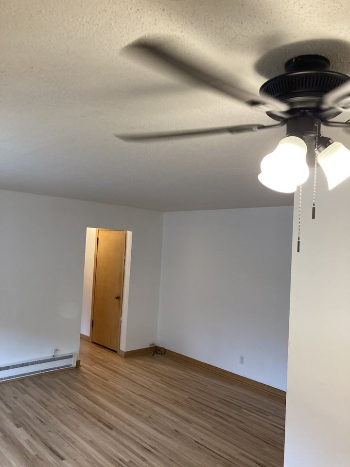 408 6th St Sw #7 - Photo 6 of 18