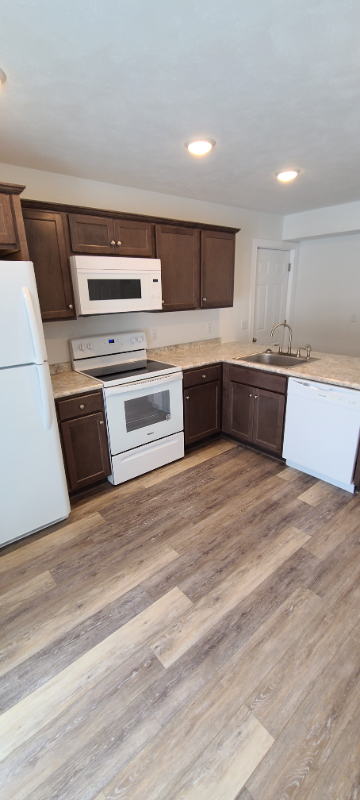 4935 Greenwood St #2 - Photo 3 of 16